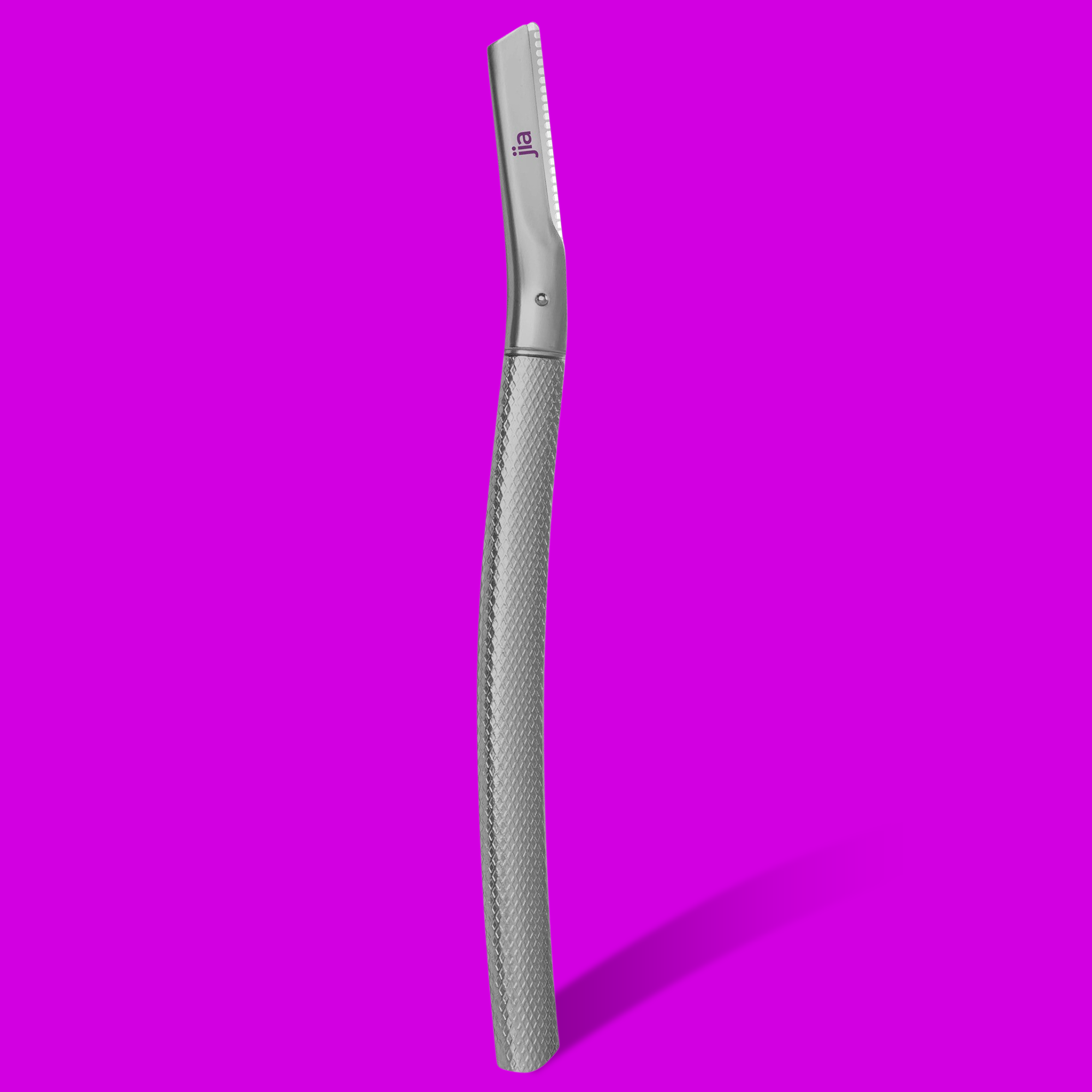Dermaplaning Facial Metal Razor With 20 Blades in Sleek Silver